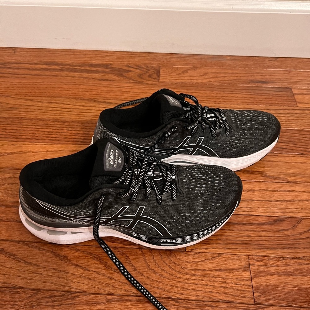 Women’s ASICS Gel Kayano 28